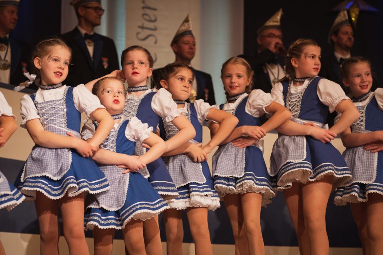 81 – Prunksitzung 2022 – 081 – Sternschnuppen Bockeroth