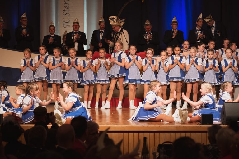 93 – Prunksitzung 2022 – 093 – Sternschnuppen Bockeroth